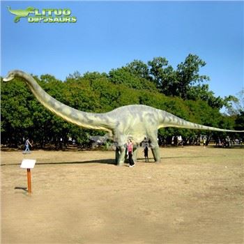 Аниматроничен Диплодок
